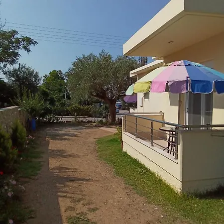 Irina Haus Apartment Gerakini Exterior photo