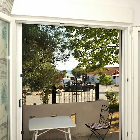 Irina Haus Apartment Gerakini Exterior photo