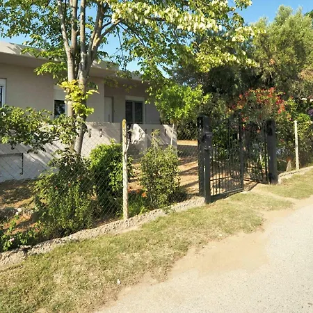 Irina Haus Apartment Gerakini Exterior photo